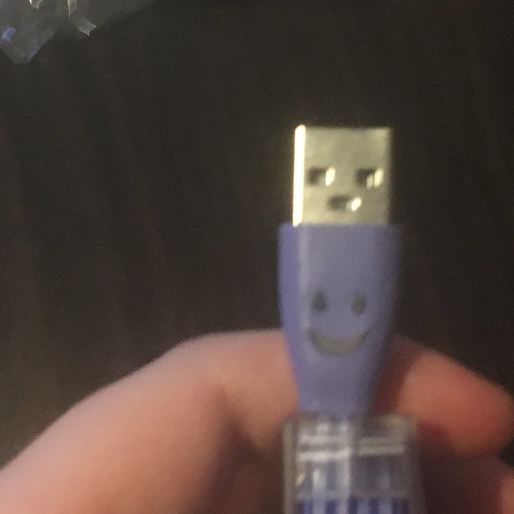 Retractable USB Data Charge Cable iPhone - Picture 2 of 6